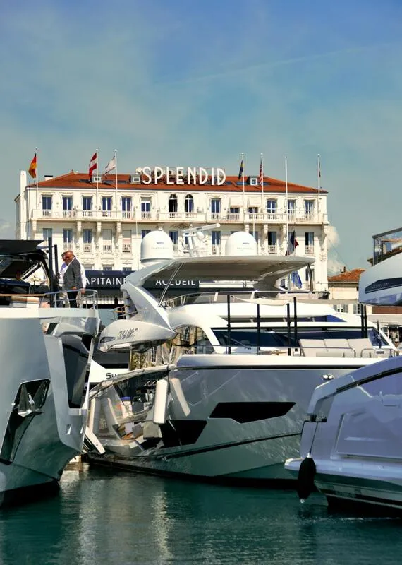 Luxury yachts available in French Riviera – Syrama Services